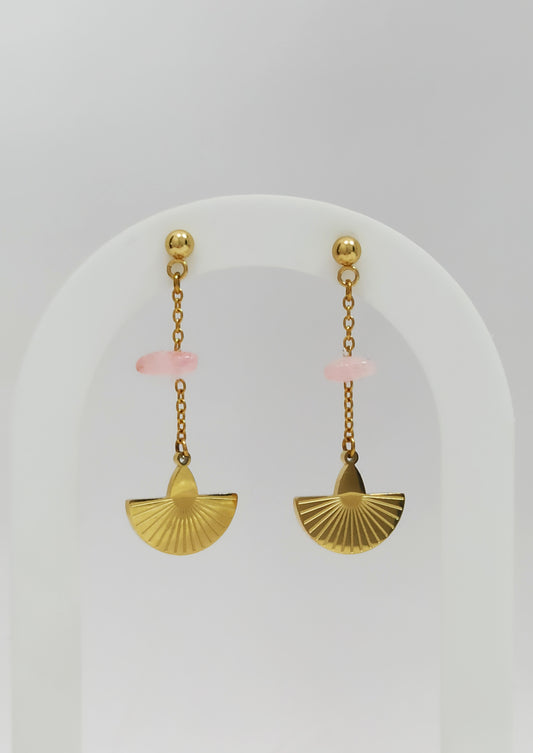 Boucles d’oreilles dorées en acier inoxydable – Pierre quartz rose et pendentifs eventails