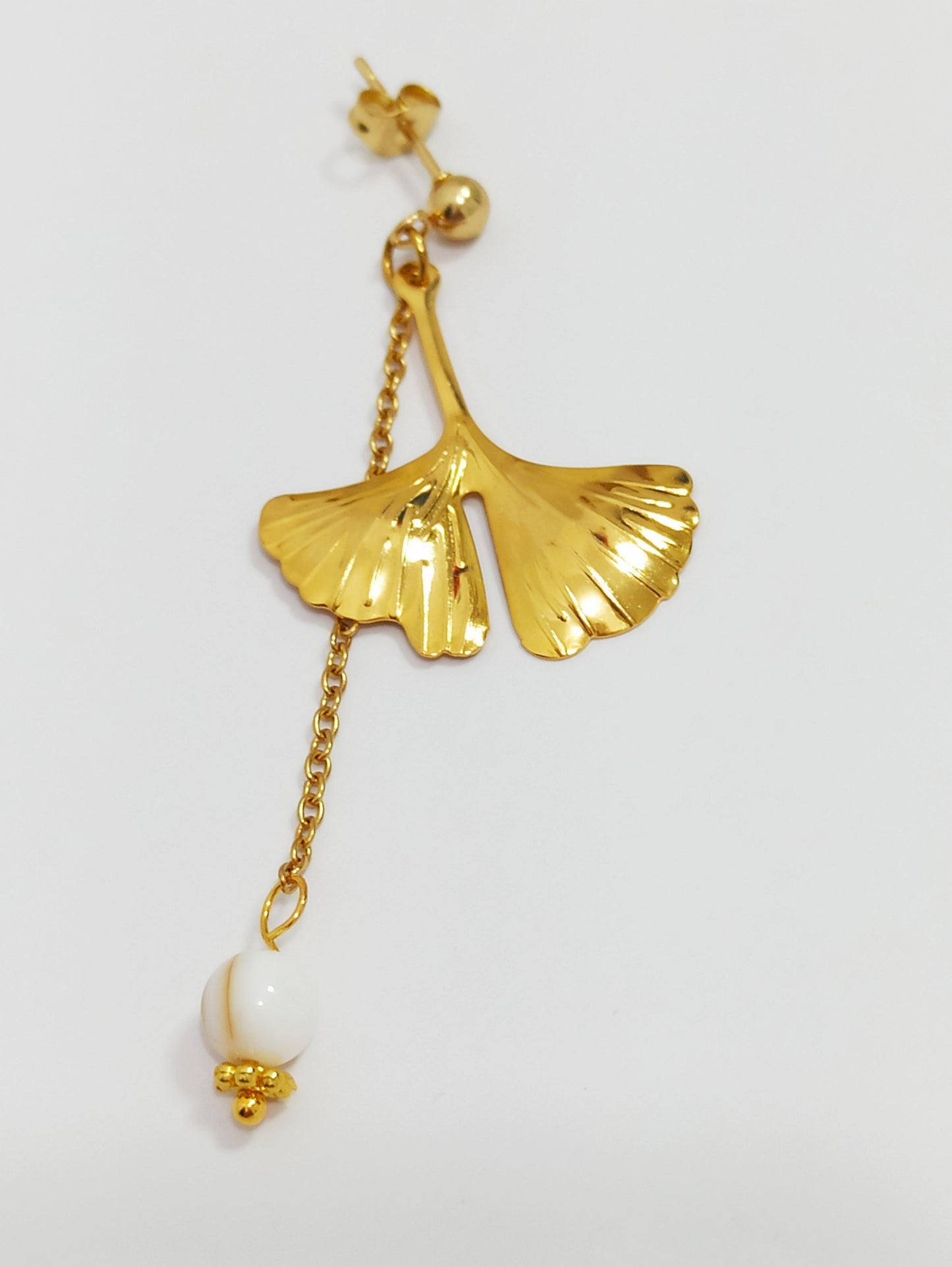 Boucles d'oreilles feuille de ginkgo et perles d'eau douce