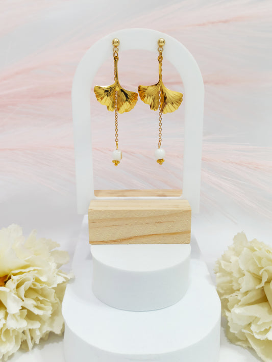 Boucles d'oreilles feuille de ginkgo et perles d'eau douce