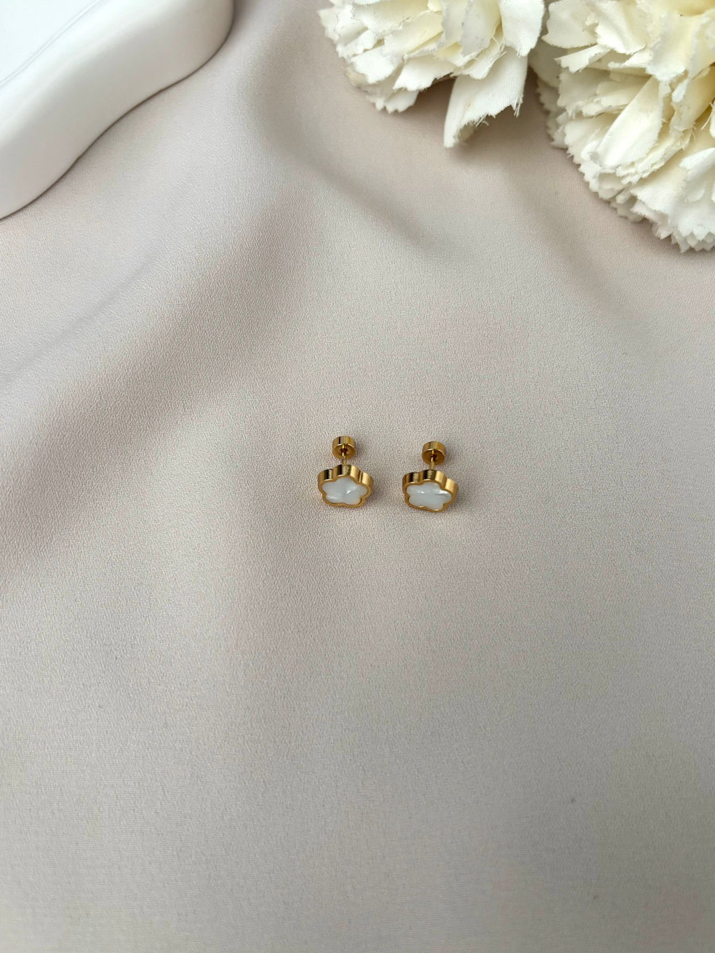Boucle d'oreille puce fleur en acier inoxydable