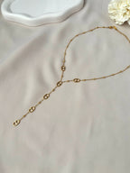 Collier Y maille marine et perles en acier inoxydable doré