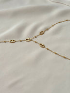 Collier Y maille marine et perles en acier inoxydable doré