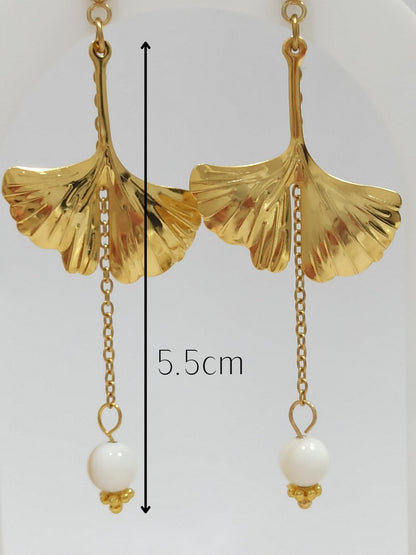 Boucles d'oreilles feuille de ginkgo et perles d'eau douce