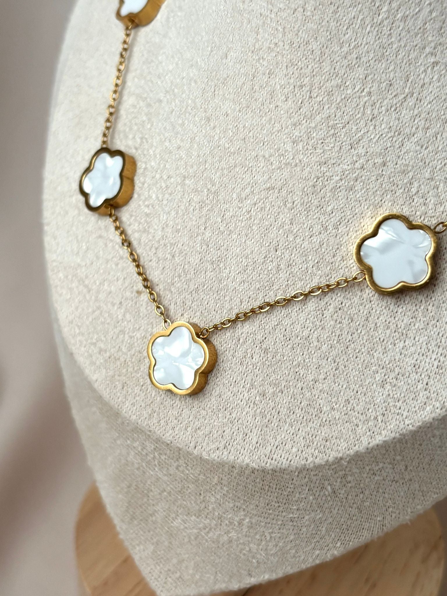 Collier fleur ~acier inoxydable~ blanc