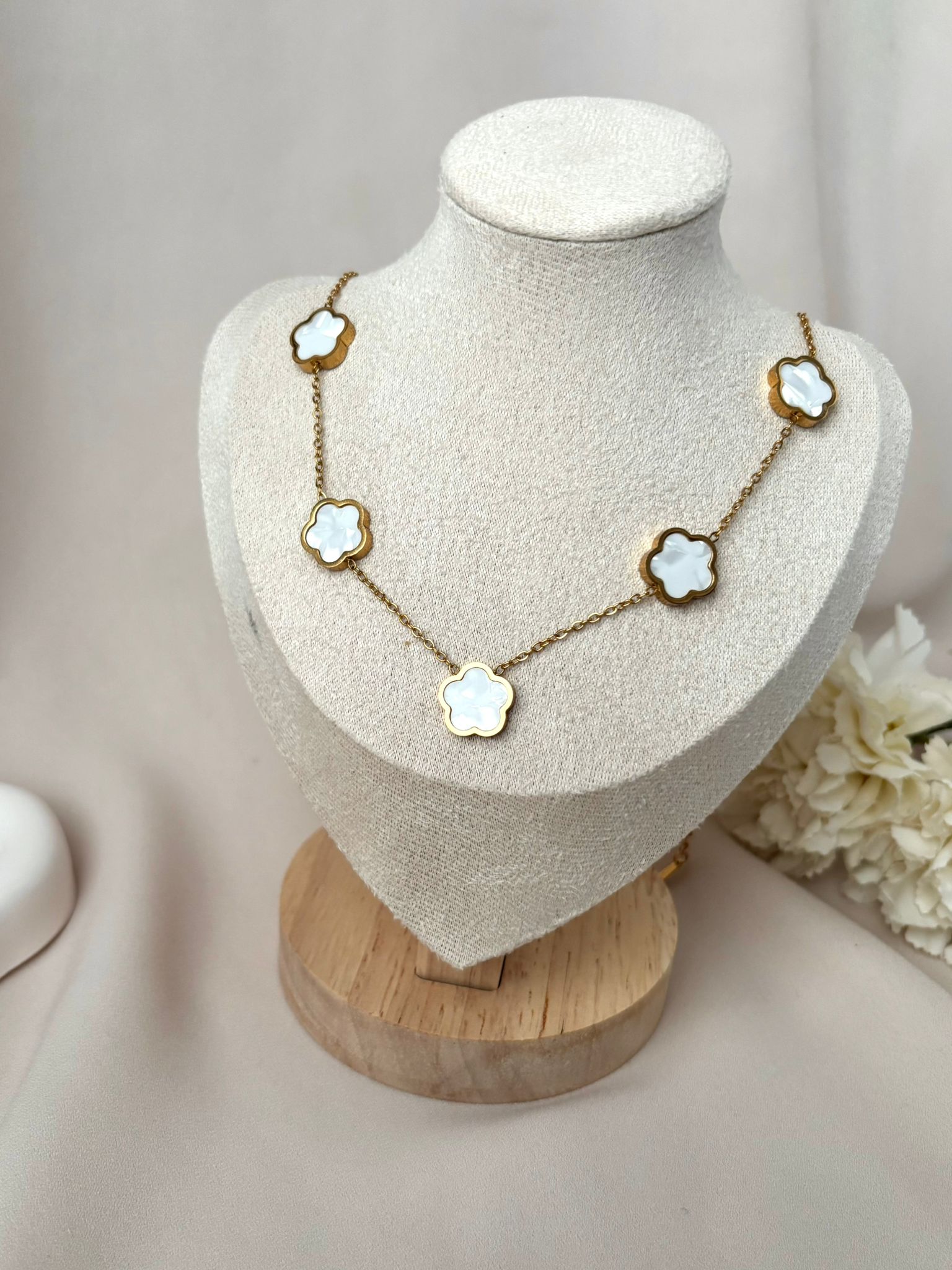 Collier fleur ~acier inoxydable~ blanc