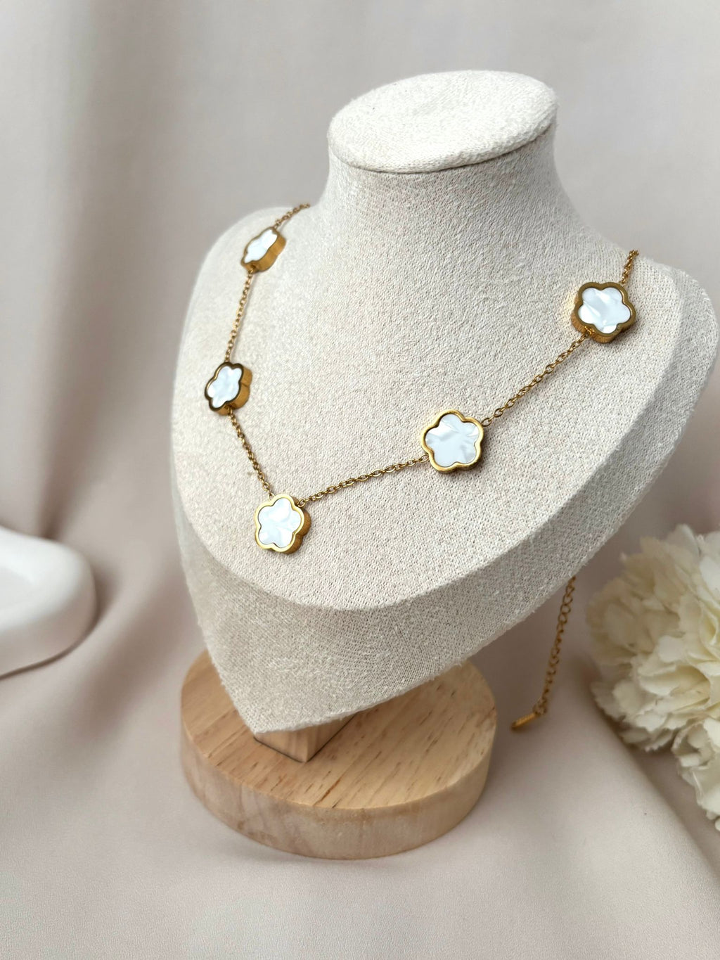Collier fleur ~acier inoxydable~ blanc