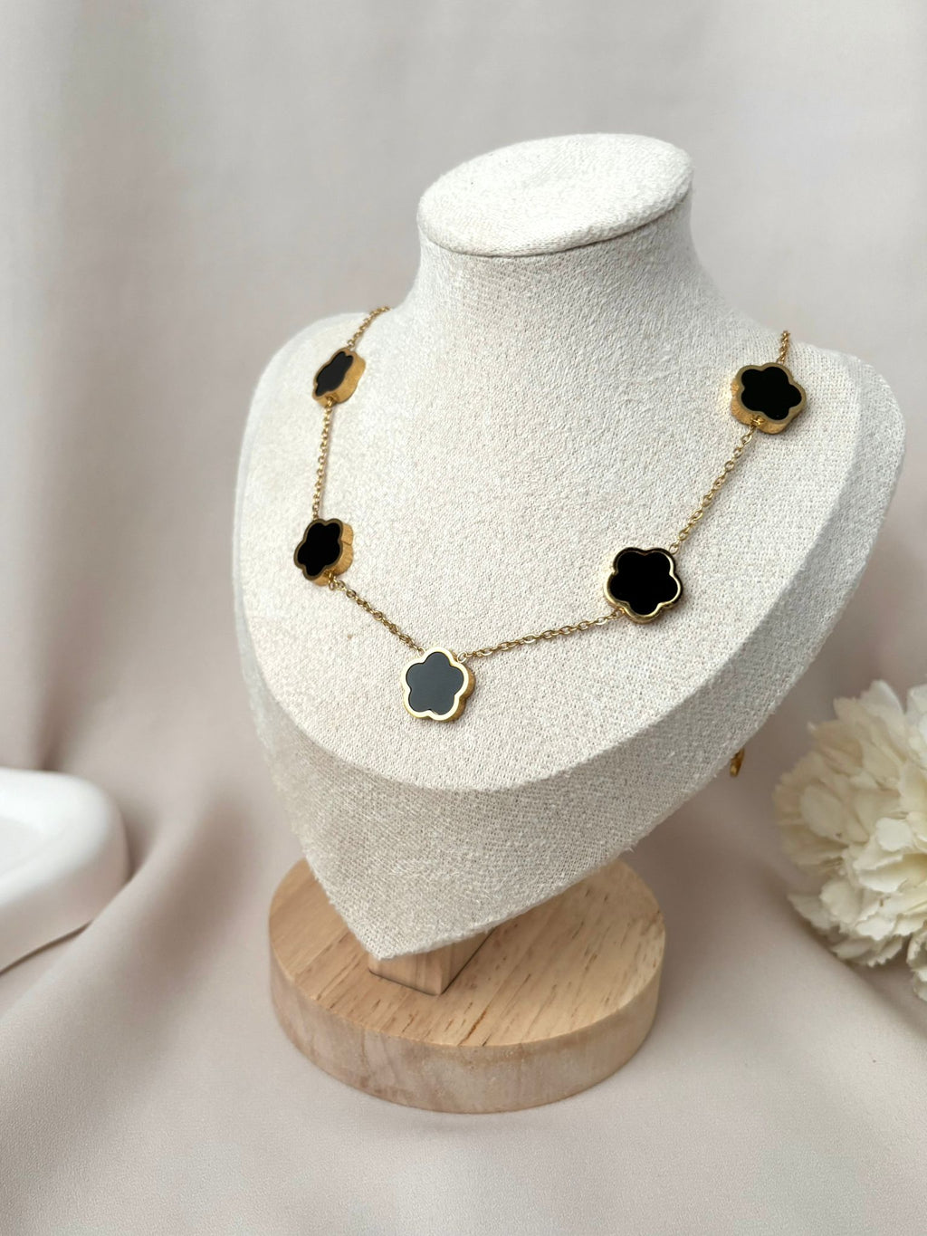 Collier fleur ~acier inoxydable~ noir