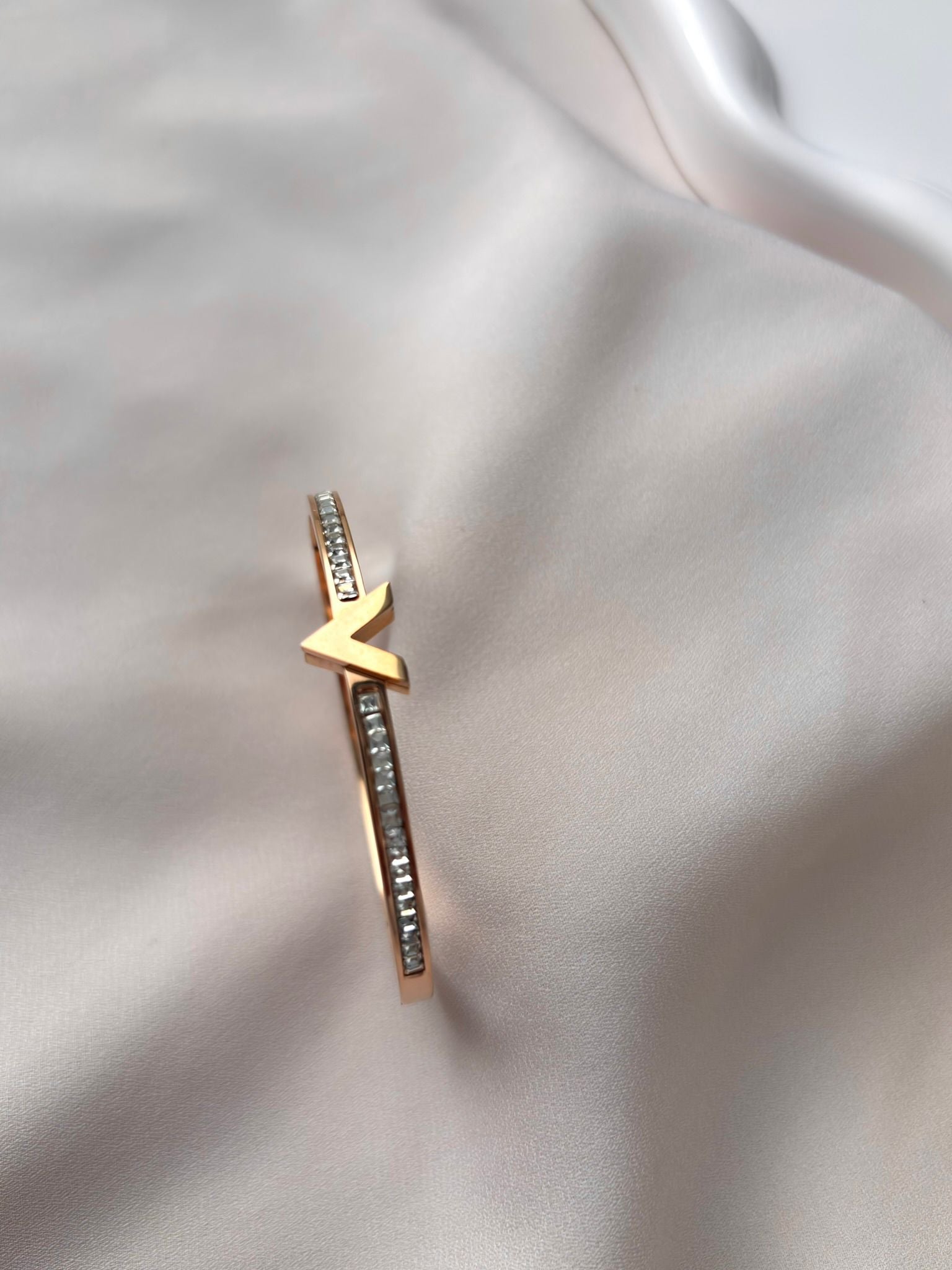 Jonc V rose gold ~acier inoxydable~