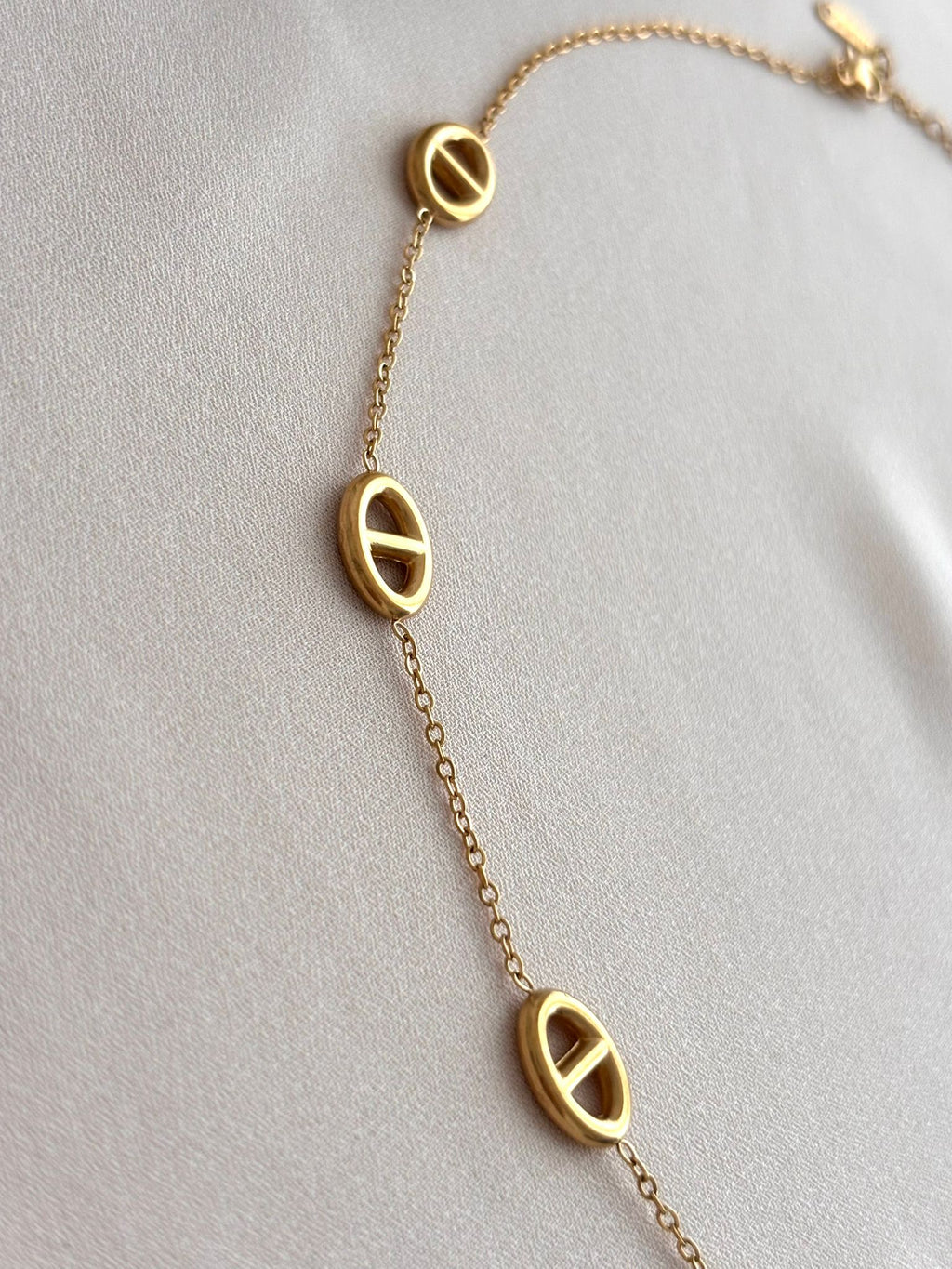 Collier Maille Marine Doré à 7 Breloques en Acier Inoxydable