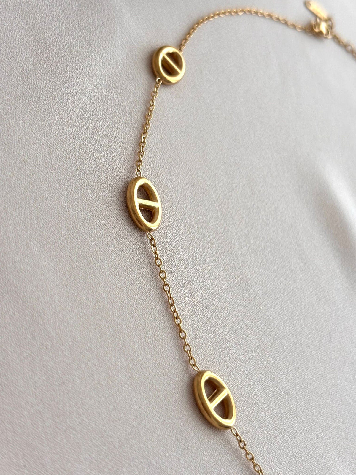 Collier Maille Marine Doré à 7 Breloques en Acier Inoxydable