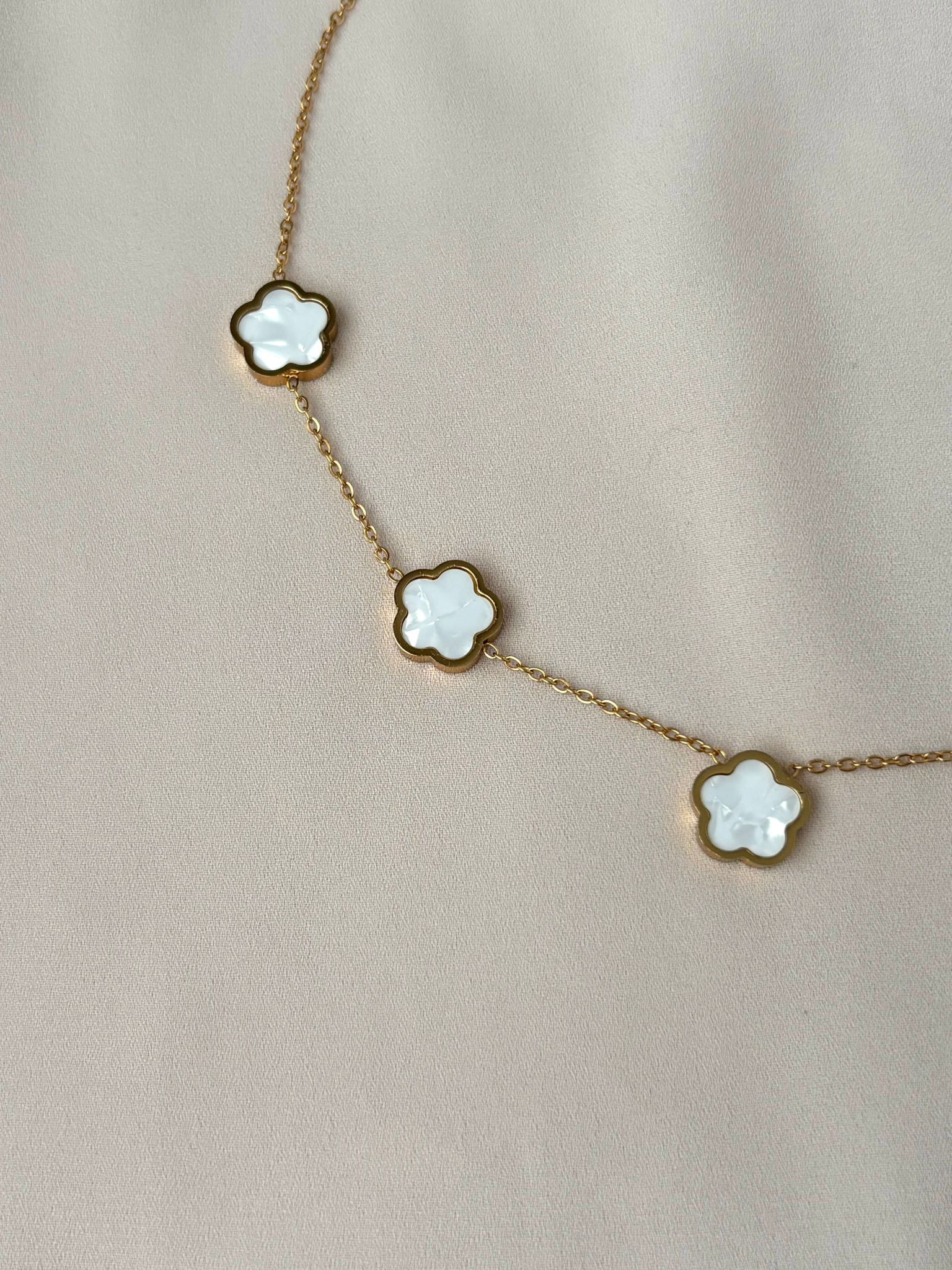 Collier fleur ~acier inoxydable~ blanc