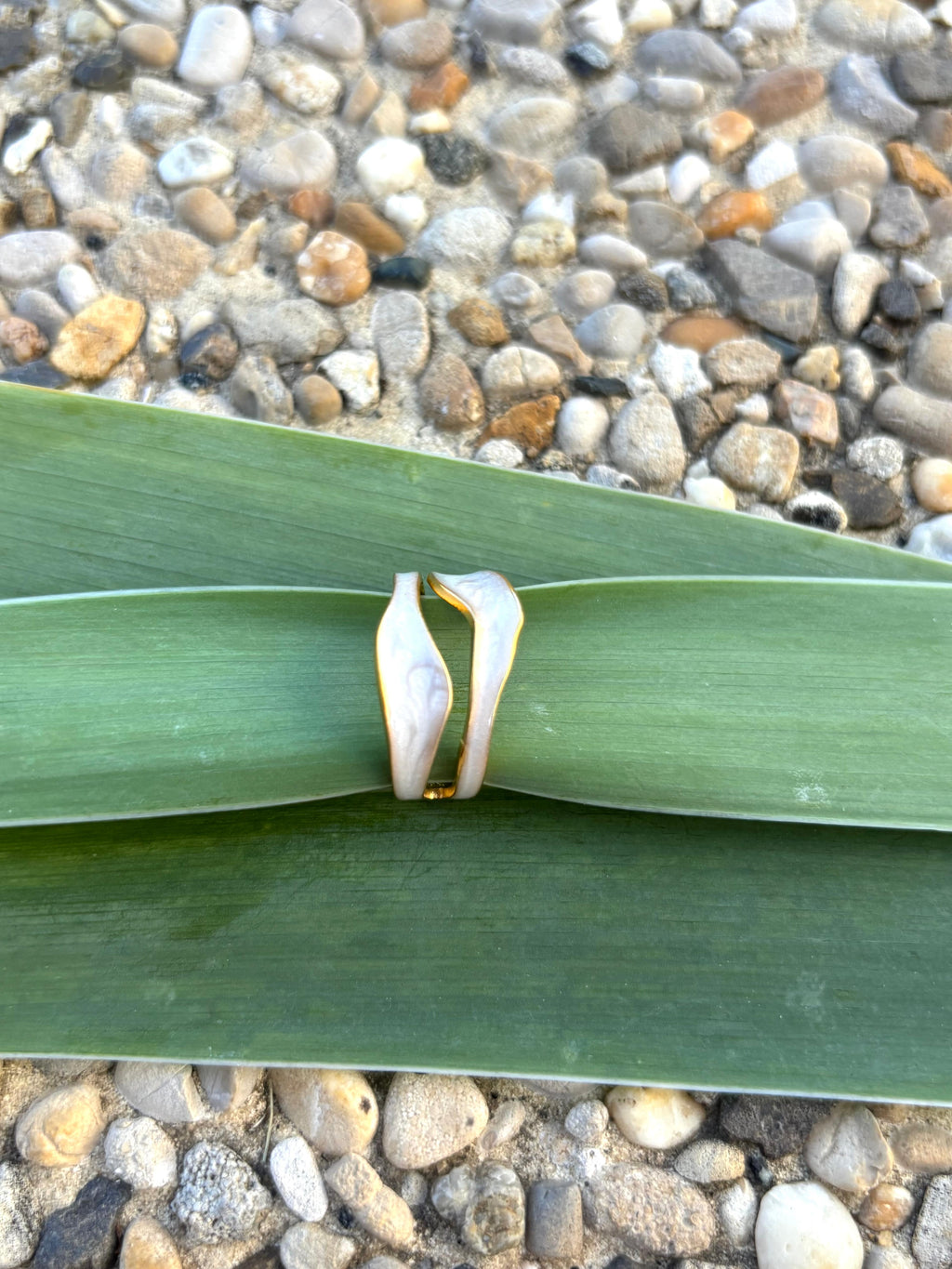 Bague émail blanche