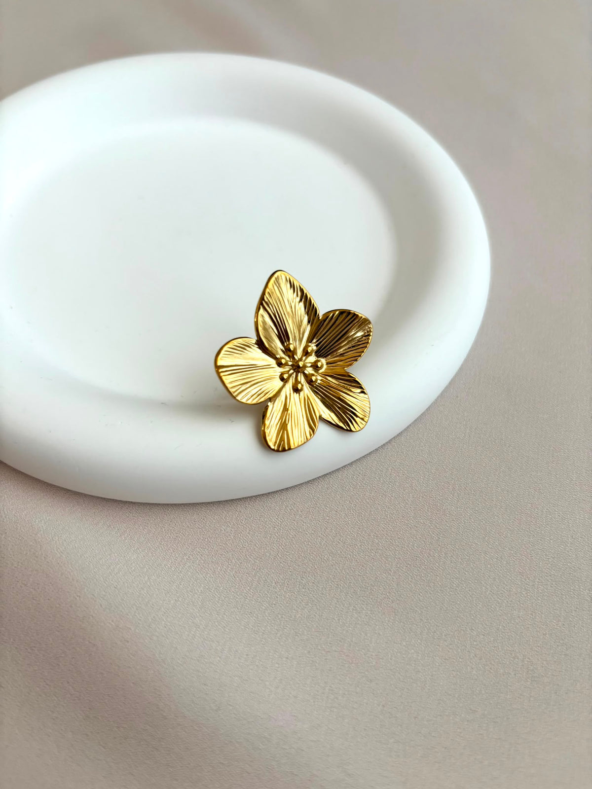 Grosse bague fleur