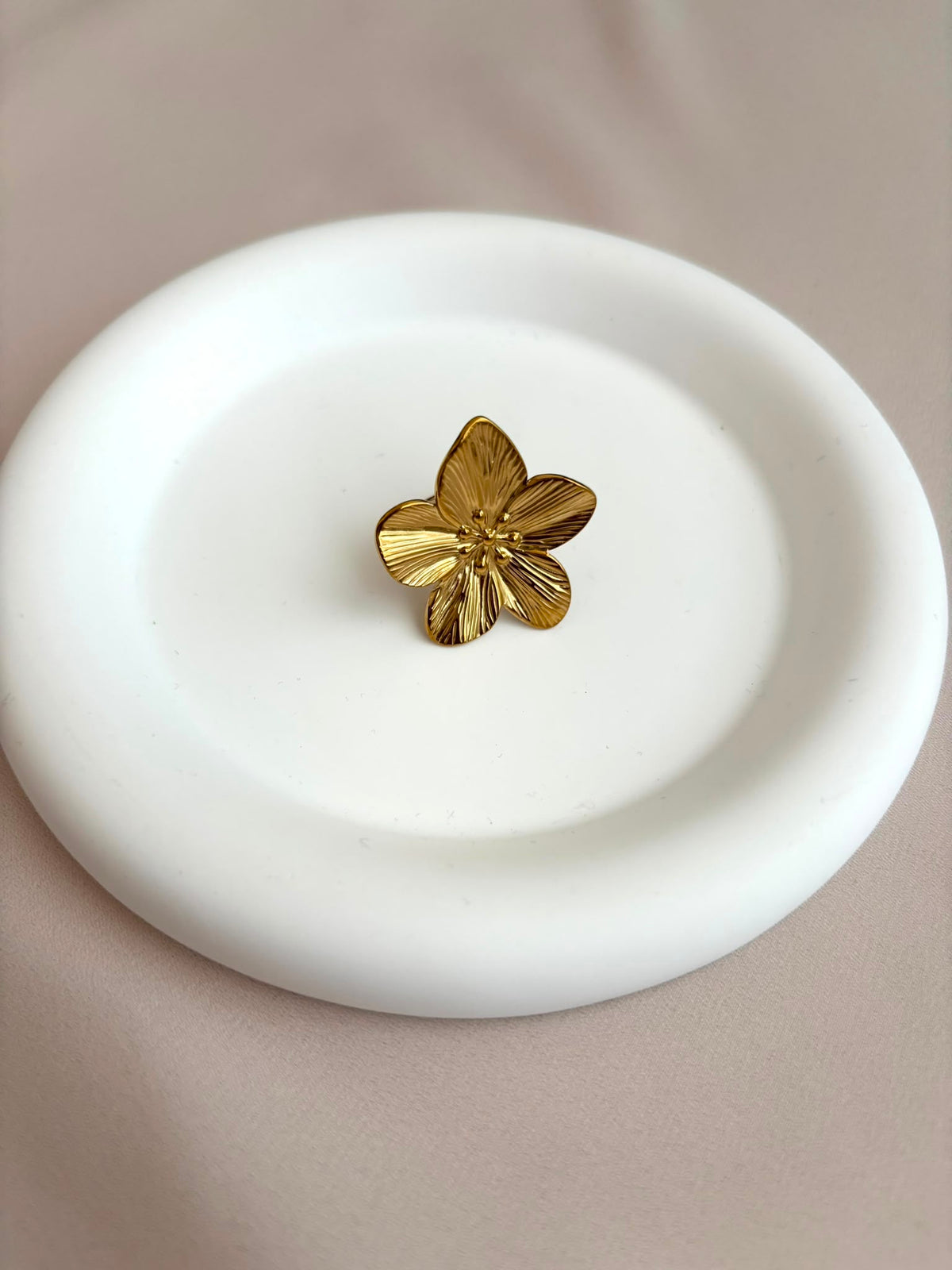 Grosse bague fleur